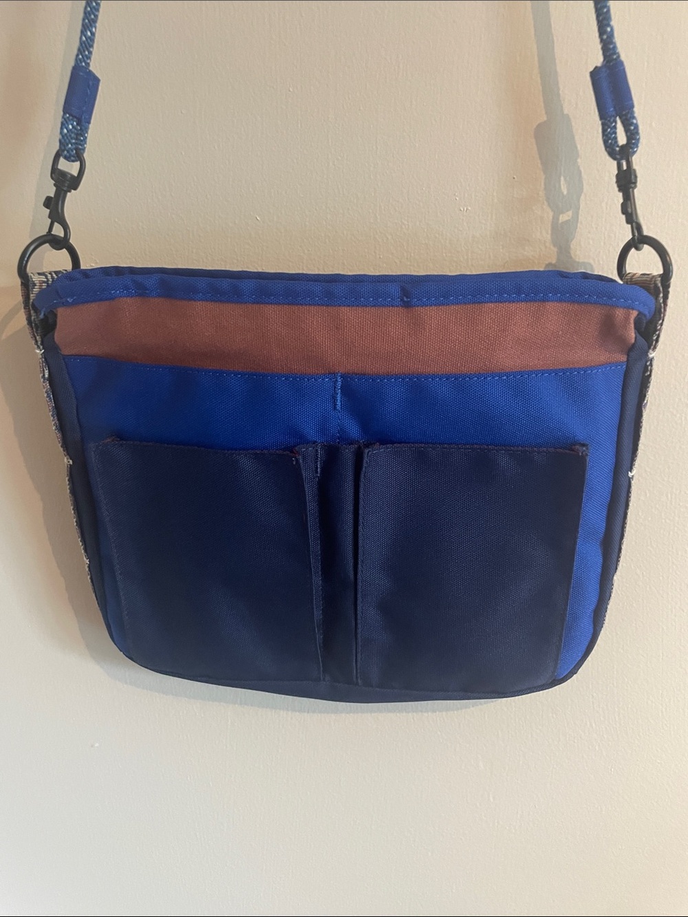 KAVU Kachemak Keeper Crossbody Bag - Picture 3 of 5